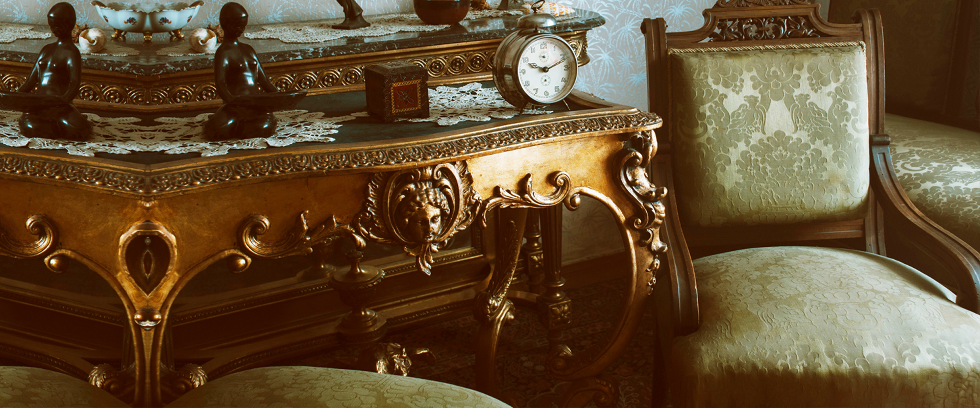 Climate Controlled Storage units in WI are vital becasue temperature/humitiy extremes is harmul to important papers and precious belongings.